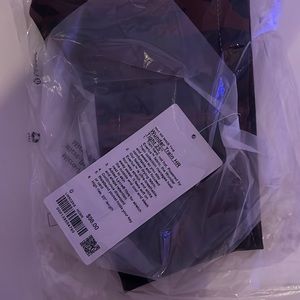 LuLu lemon never opened size 0 wonder train leggings 25”. Bought in wrong size.